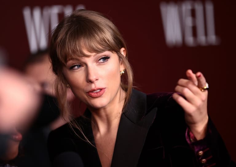 Blur’s Damon Albarn apologises to Taylor Swift after claiming she doesn’t write her songs Blur’s Damon Albarn apologises to Taylor Swift after claiming she doesn’t write her songs