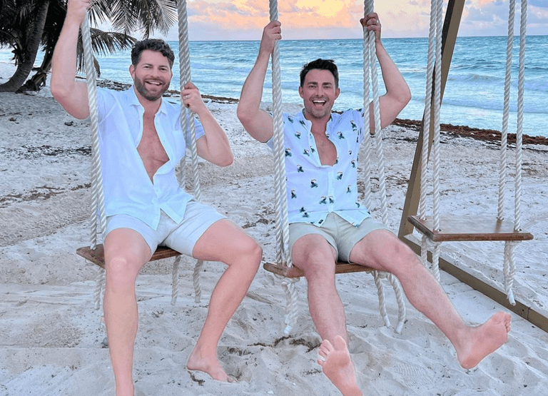Mean Girls actor Jonathan Bennett marries long-term boyfriend Mean Girls actor Jonathan Bennett marries long-term boyfriend