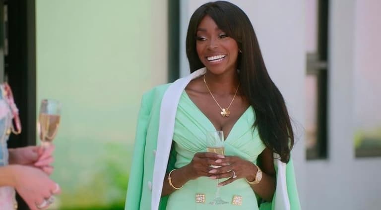 Selling Sunset’s Chelsea Lazkani hits back at claims her accent is fake Selling Sunset’s Chelsea Lazkani hits back at claims her accent is fake