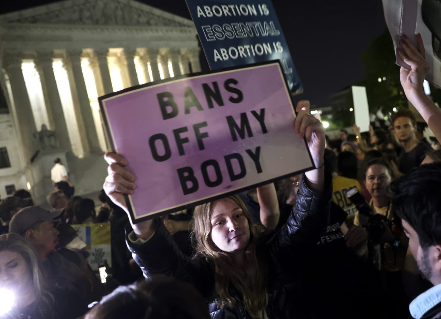 US Supreme Court votes to overturn abortion rights, leaked draft shows