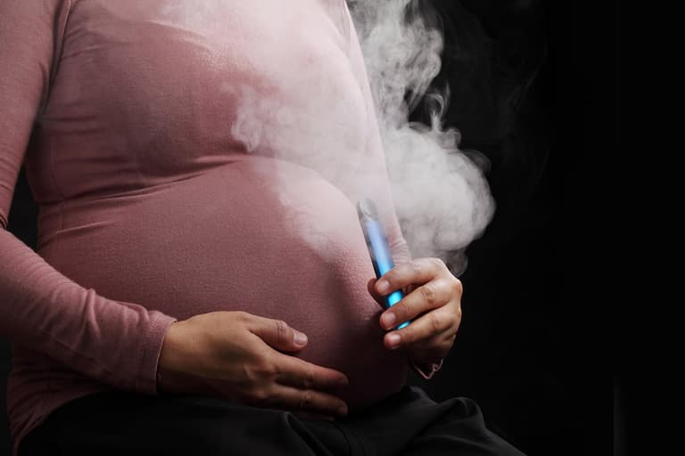 “I don’t care”: TikToker responds to vaping while pregnant backlash “I don’t care”: TikToker responds to vaping while pregnant backlash