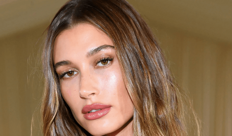 Hailey Bieber swears by this €18 face cream that’s available from every pharmacy