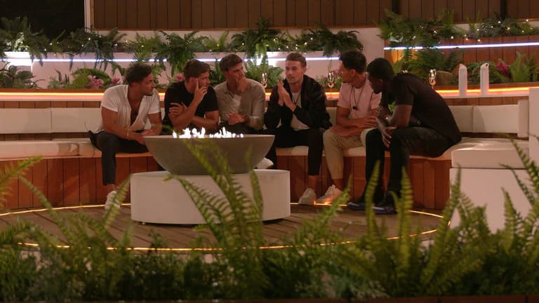 PSA: You can now apply to be on the 2023 Love Island