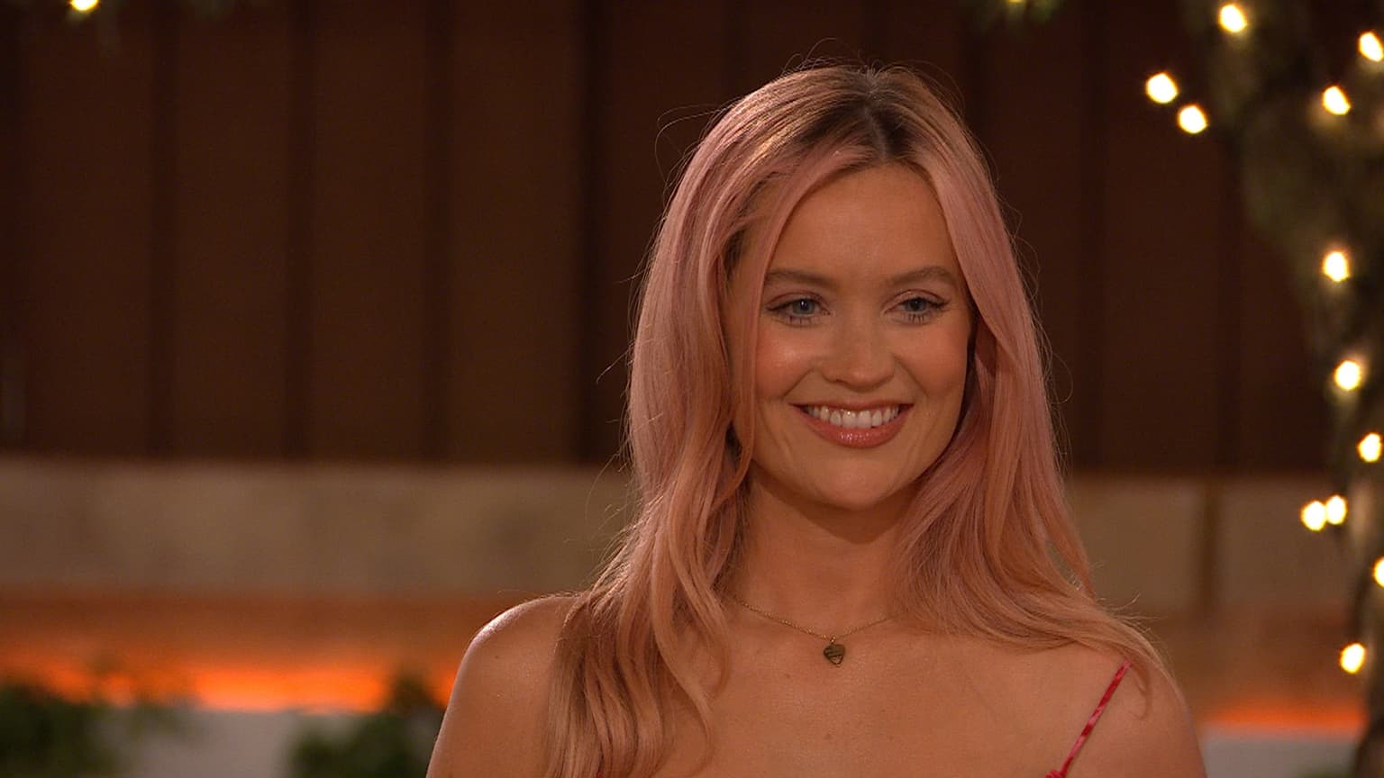 Laura Whitmore says she gets “starstruck” by Ekin-Su