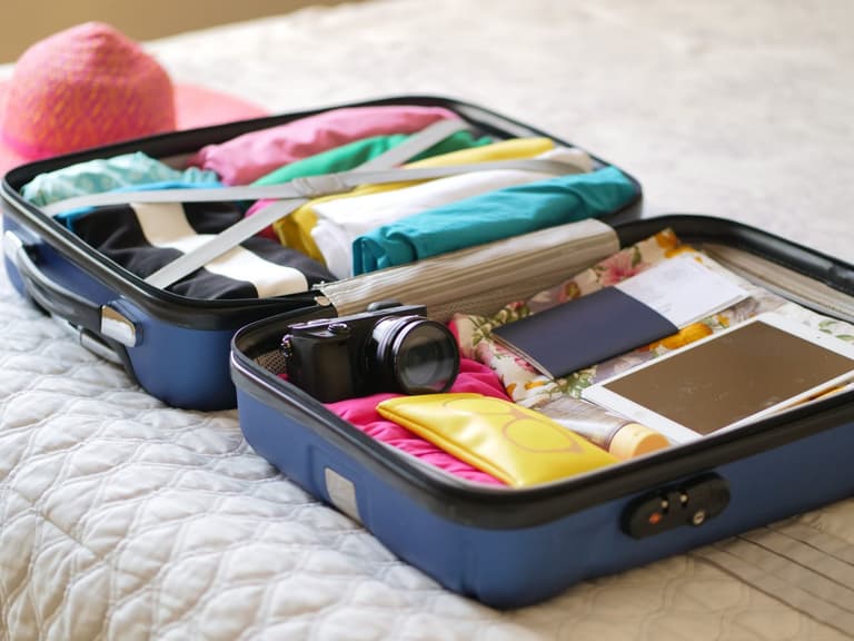 Ryanair, easyJet and BA issue warning to anyone boarding with smart bag Ryanair, easyJet and BA issue warning to anyone boarding with smart bag