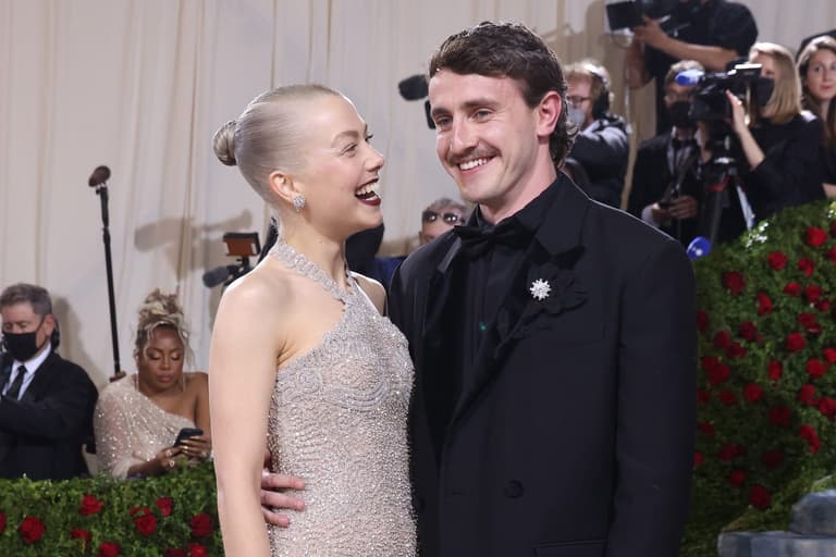 10 of the best tweets about Phoebe Bridgers and Paul Mescal’s engagement 10 of the best tweets about Phoebe Bridgers and Paul Mescal’s engagement