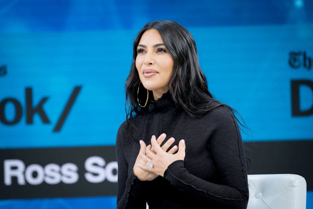 Kim Kardashian says she’s “holding on by a thread”