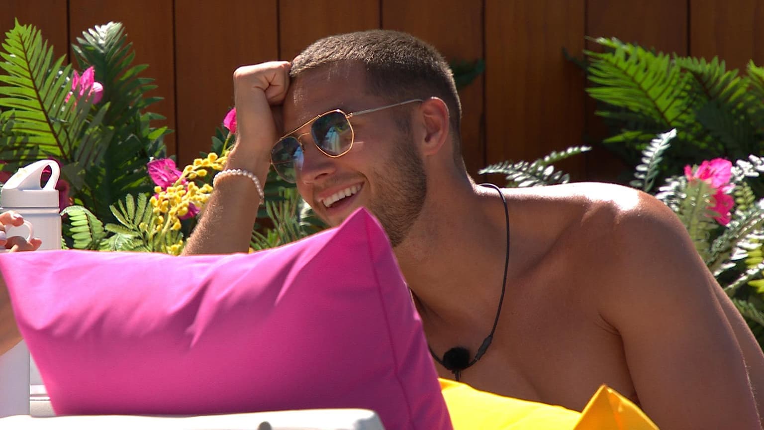 Love Island first look: Tanyel has eyes for Ron as he has a talk with Lana
