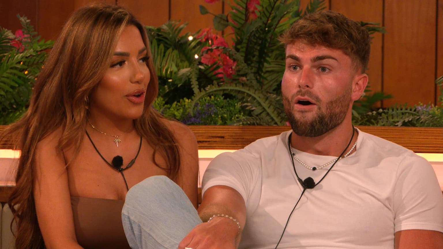 Love Island first look: Ron gets the goss on Lana’s famous ex as Zara and Olivia have words