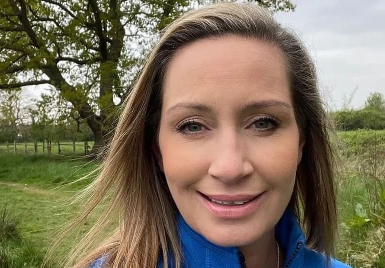 Police search caravan site yards from bench where Nicola Bulley’s phone found Police search caravan site yards from bench where Nicola Bulley’s phone found