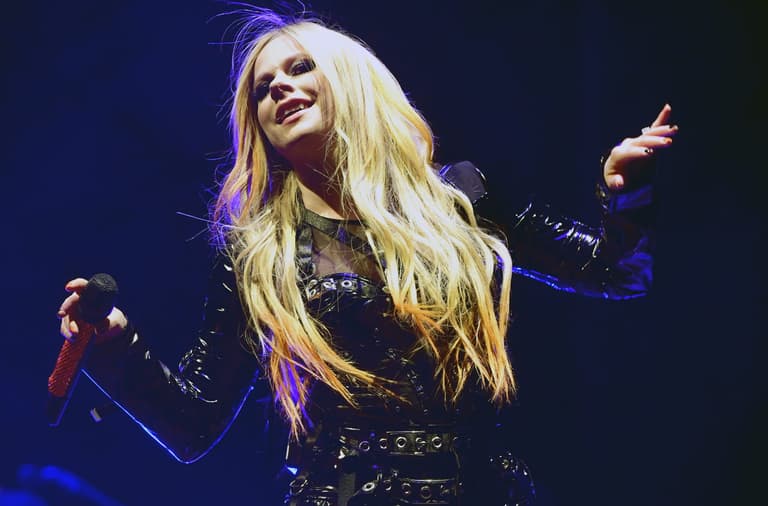 Avril Lavigne confirms split from partner Mod Sun Avril Lavigne confirms split from partner Mod Sun