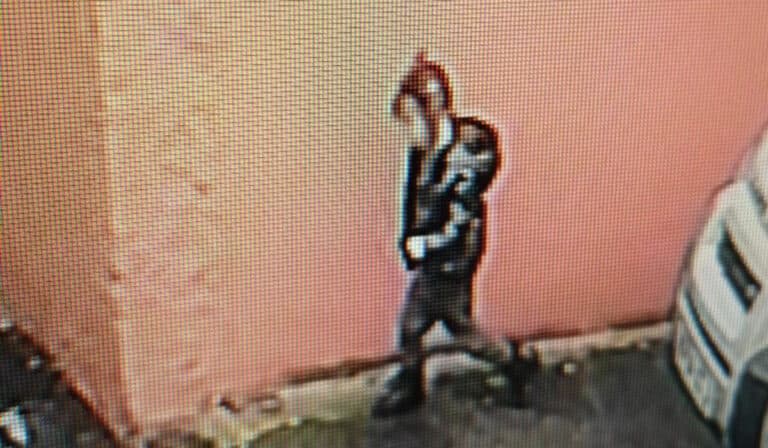 Search underway after lost girl knocks on stranger’s doors