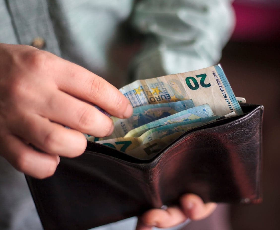 Who will receive the €200 cost-of-living bonus? Here’s what we know