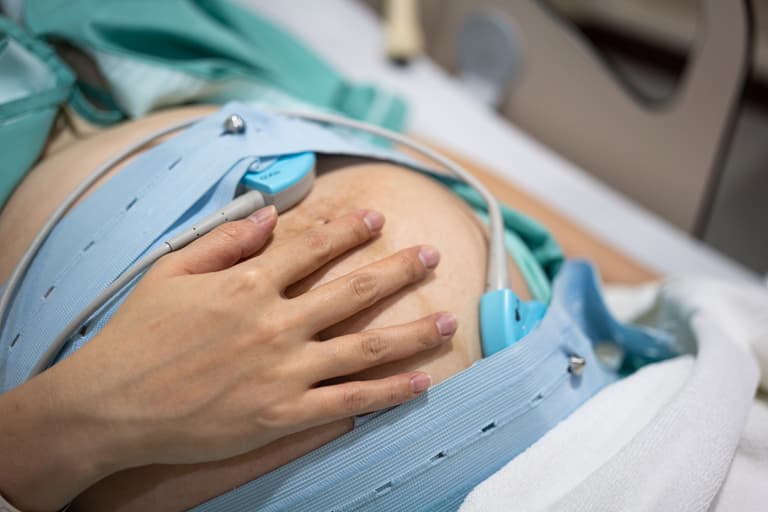 Campaigners urge Minister Donnelly to end maternity restrictions