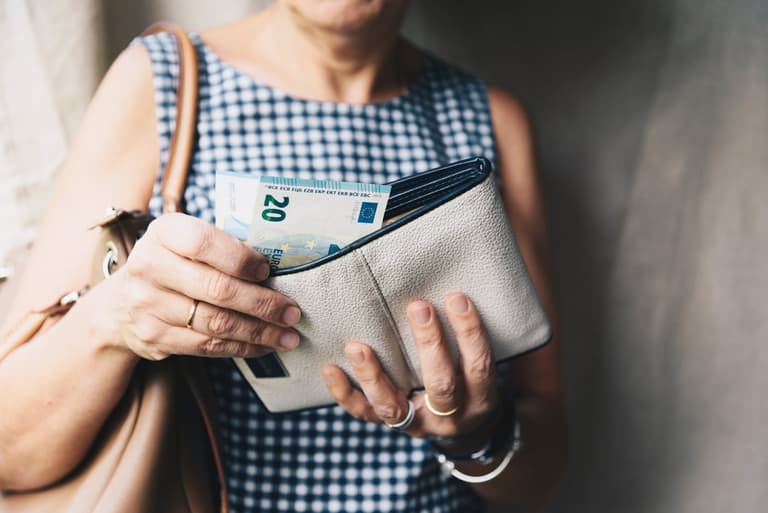 Social welfare payment dates will change due to Easter break