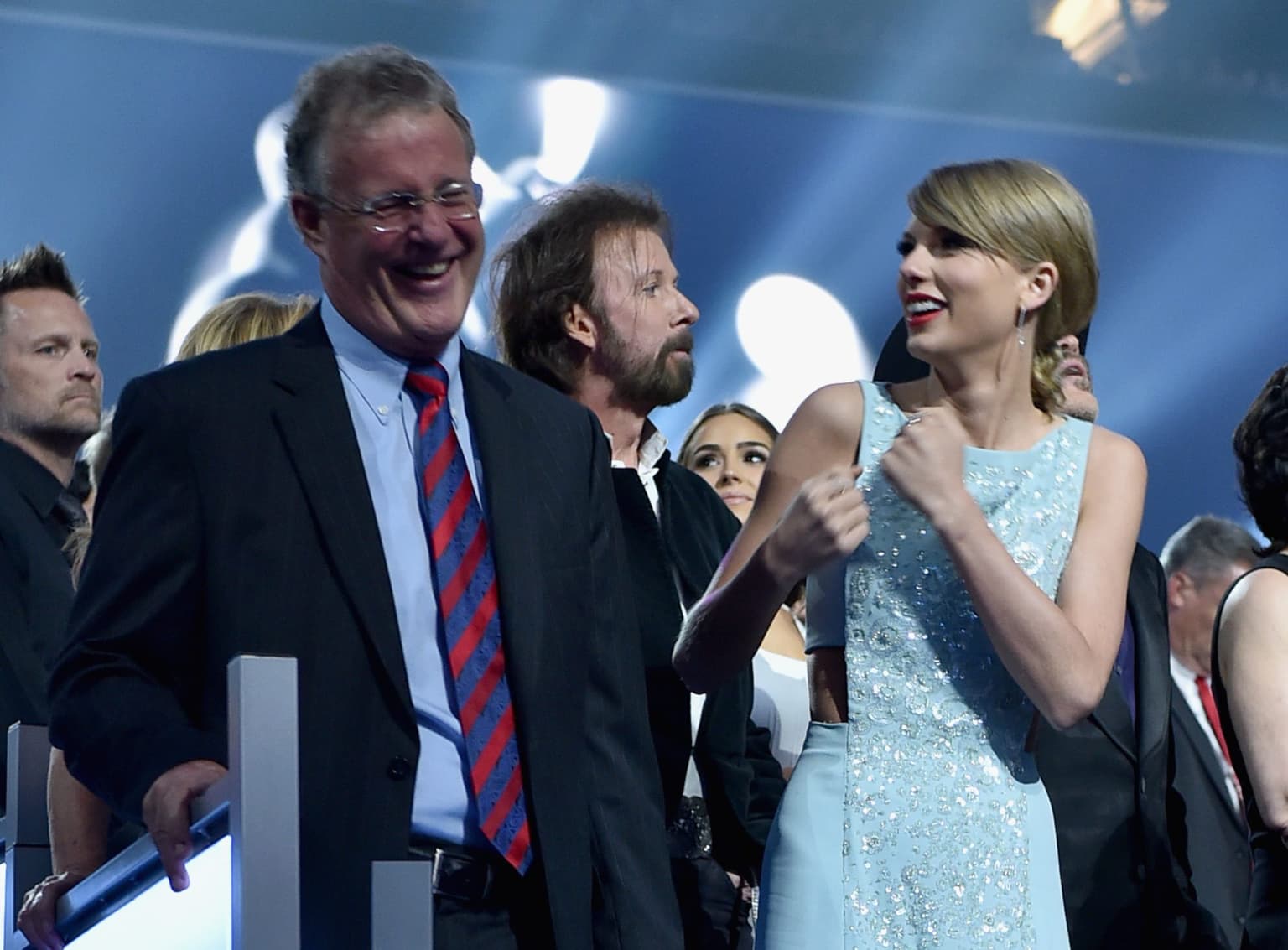 Matty Healy spotted ‘jamming’ with Taylor Swift’s dad during her gig