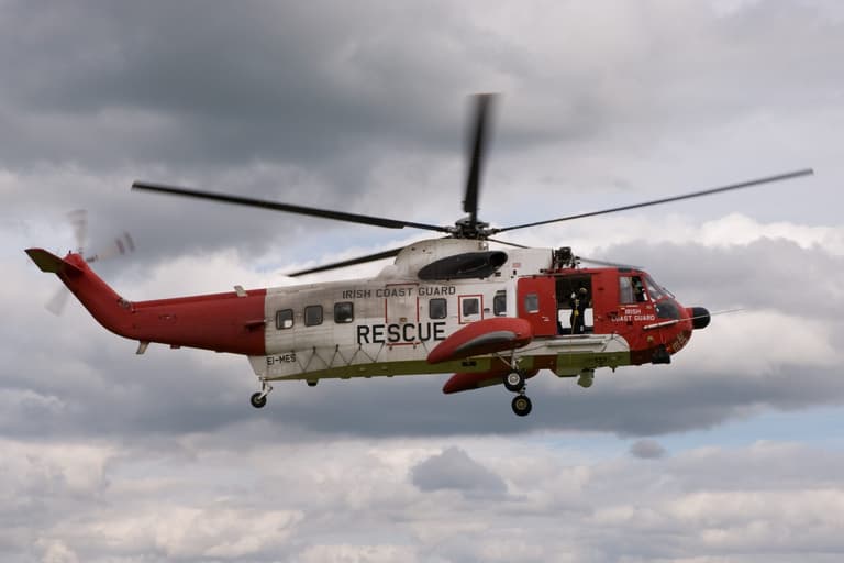 Woman tragically dies after rescuing young boy from sea in Cork Woman tragically dies after rescuing young boy from sea in Cork