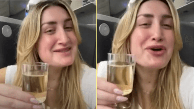 CEO praised for refusing to leave airline seat to let mum sit next to her children