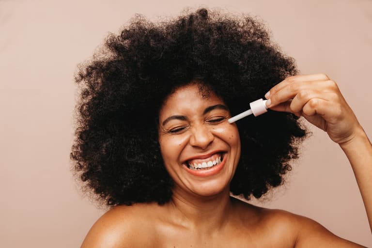 Dermatologists explain dangers of latest TikTok skincare trend ‘SPF cocktailing’
