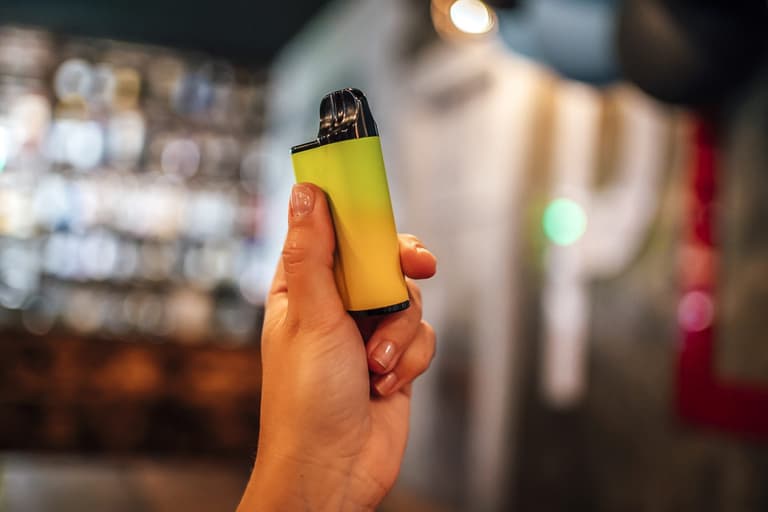 ‘We need to ban them now’ – Two-thirds of Irish public support disposable vape ban ‘We need to ban them now’ – Two-thirds of Irish public support disposable vape ban