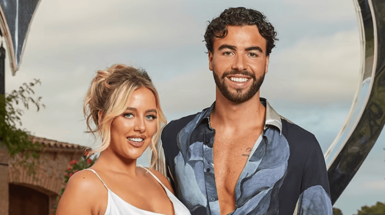 Jess and Sammy crowned winners of Love Island summer series Jess and Sammy crowned winners of Love Island summer series