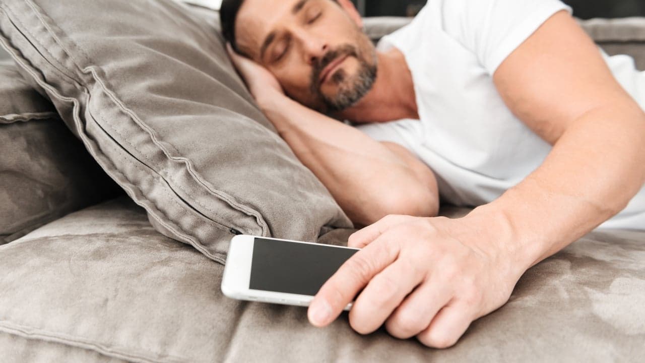 Apple warns people who charge their iPhone while they’re sleeping