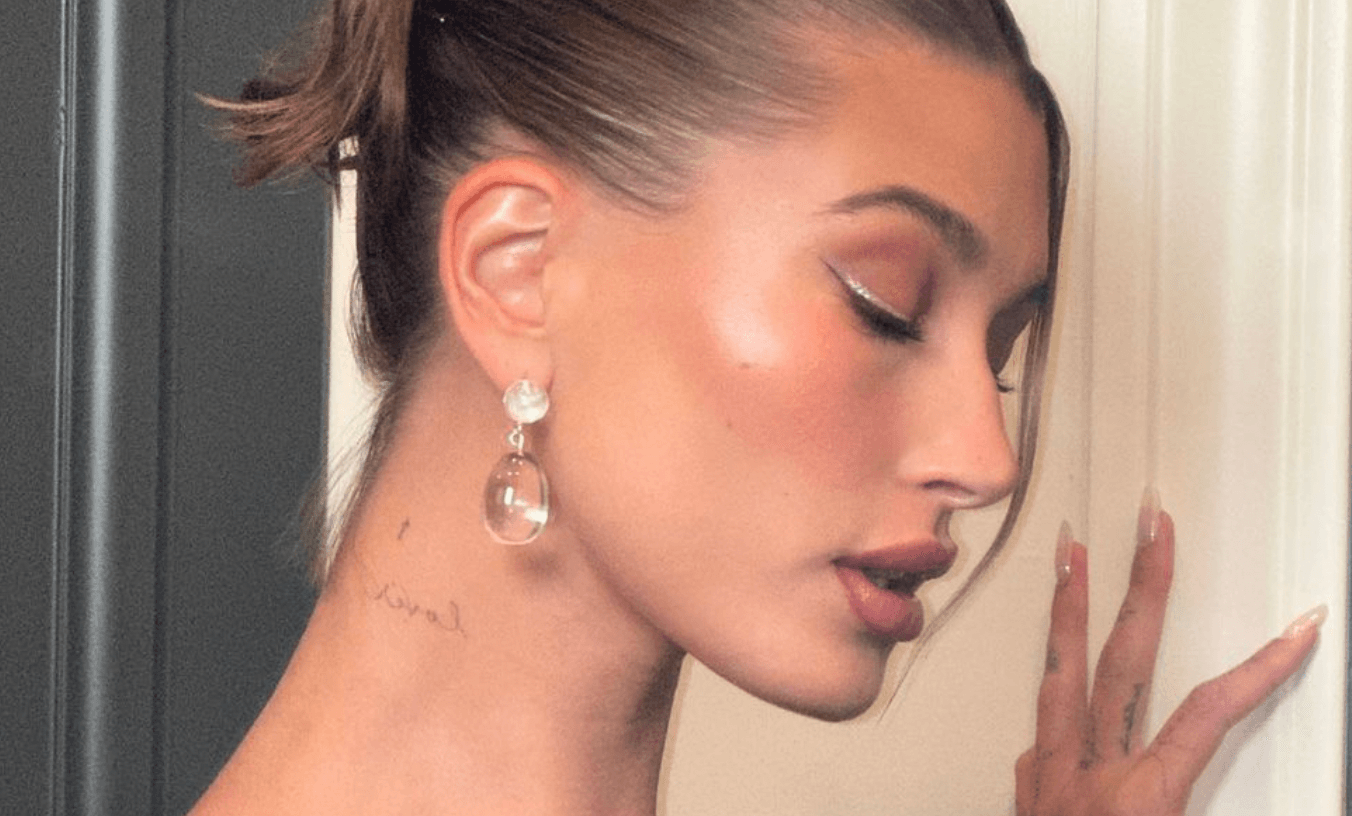This mermaid eyes beauty trend is easier to do than it looks