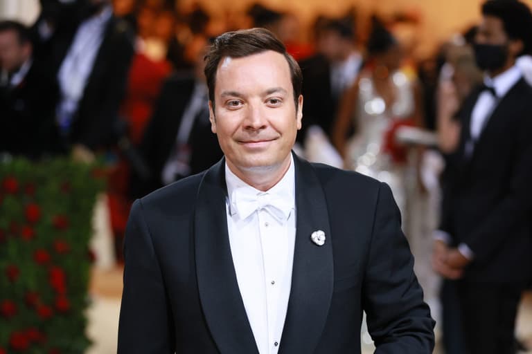 Jimmy Fallon issues apology after claims of ‘hostile’ work environment Jimmy Fallon issues apology after claims of ‘hostile’ work environment
