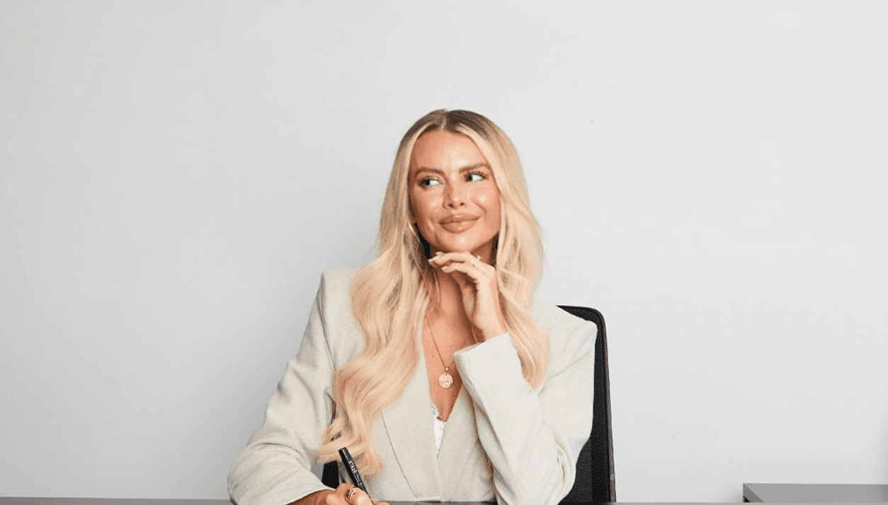 Fashion influencer lists favourite autumn boot trends and how to style them