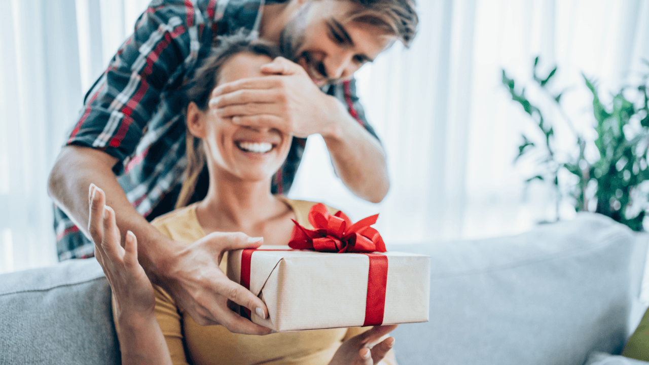 Women share what gifts men shouldn’t buy for Christmas – and we agree with a few
