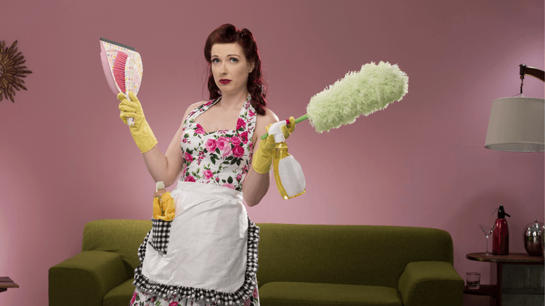 Tradwives: The old-fashioned lifestyle sparking debate amongst modern women