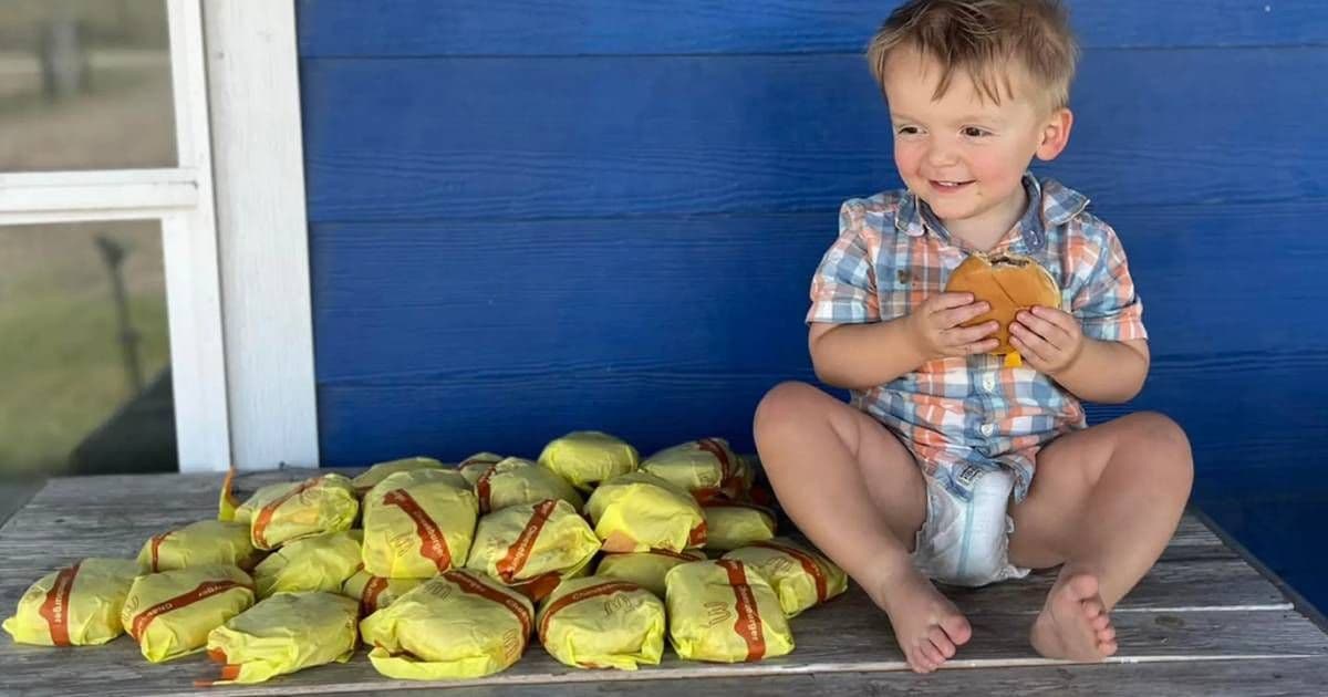 Two-year-old shocks mum by ordering 31 McDonald’s cheeseburgers on delivery app