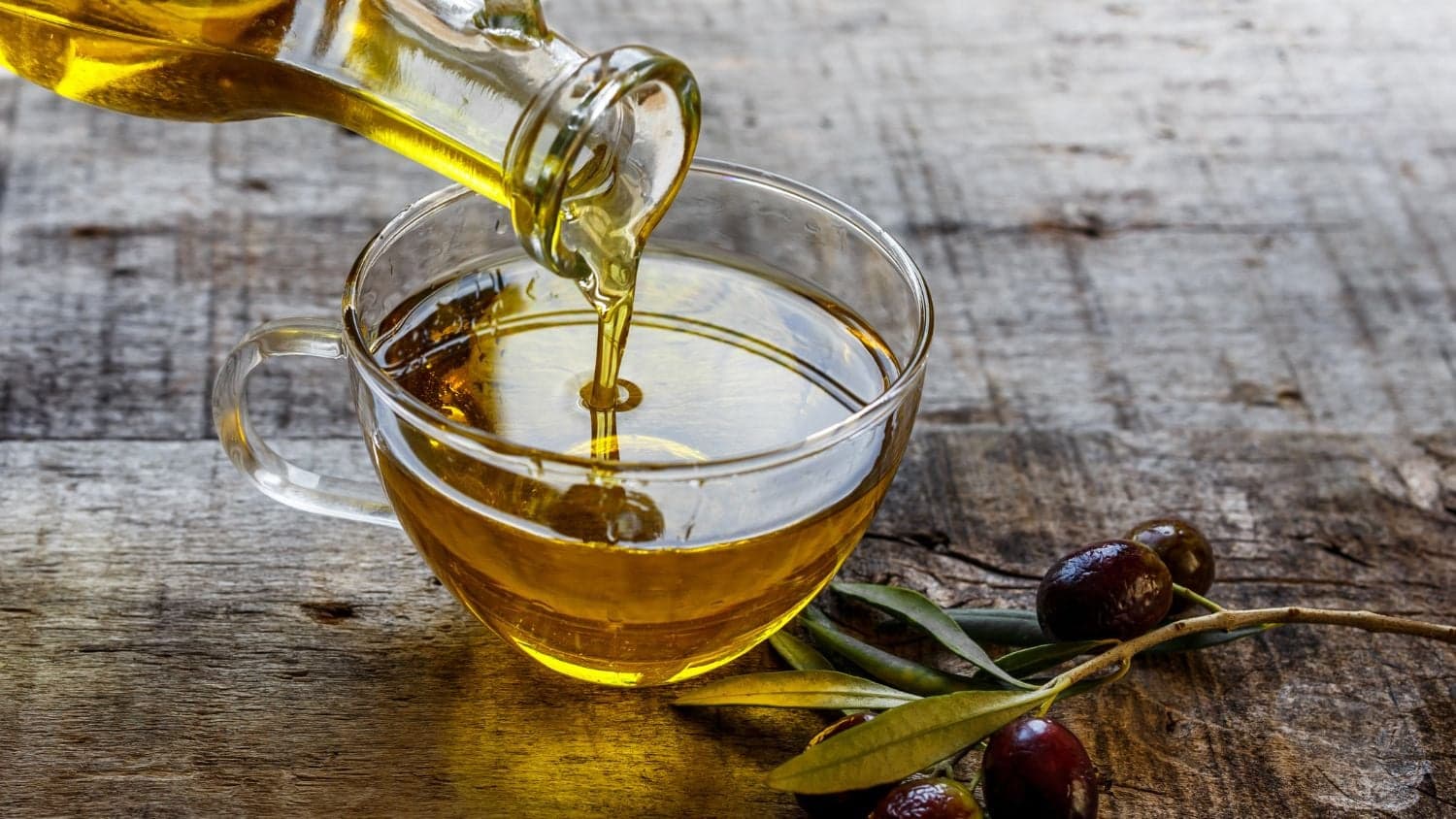 Woman who had shot of olive oil every day for a week reveals what happened to her body