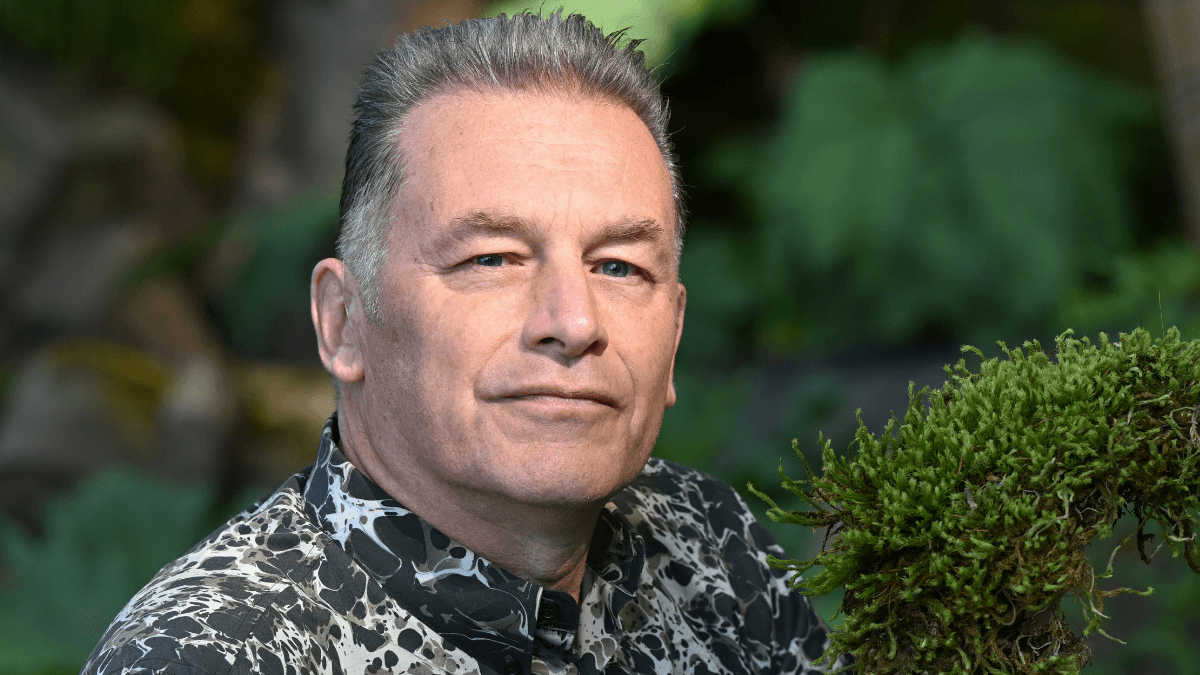 Chris Packham urges pet owners to consider making their dogs vegan