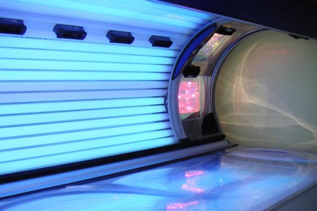 PICS: Woman Shares Shocking Skin Damage Photos After 30 Minutes On A Sunbed