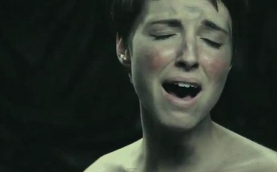 Someone Give This Girl An Oscar! This Is A Complete And Utter Pee-Take Of Anne Hathaway