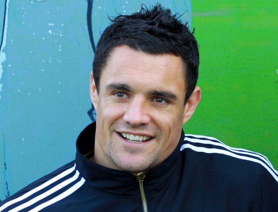 What A Ledgebag: All Blacks Star Joins A Group Of Irish Lads For A Quick Puck About