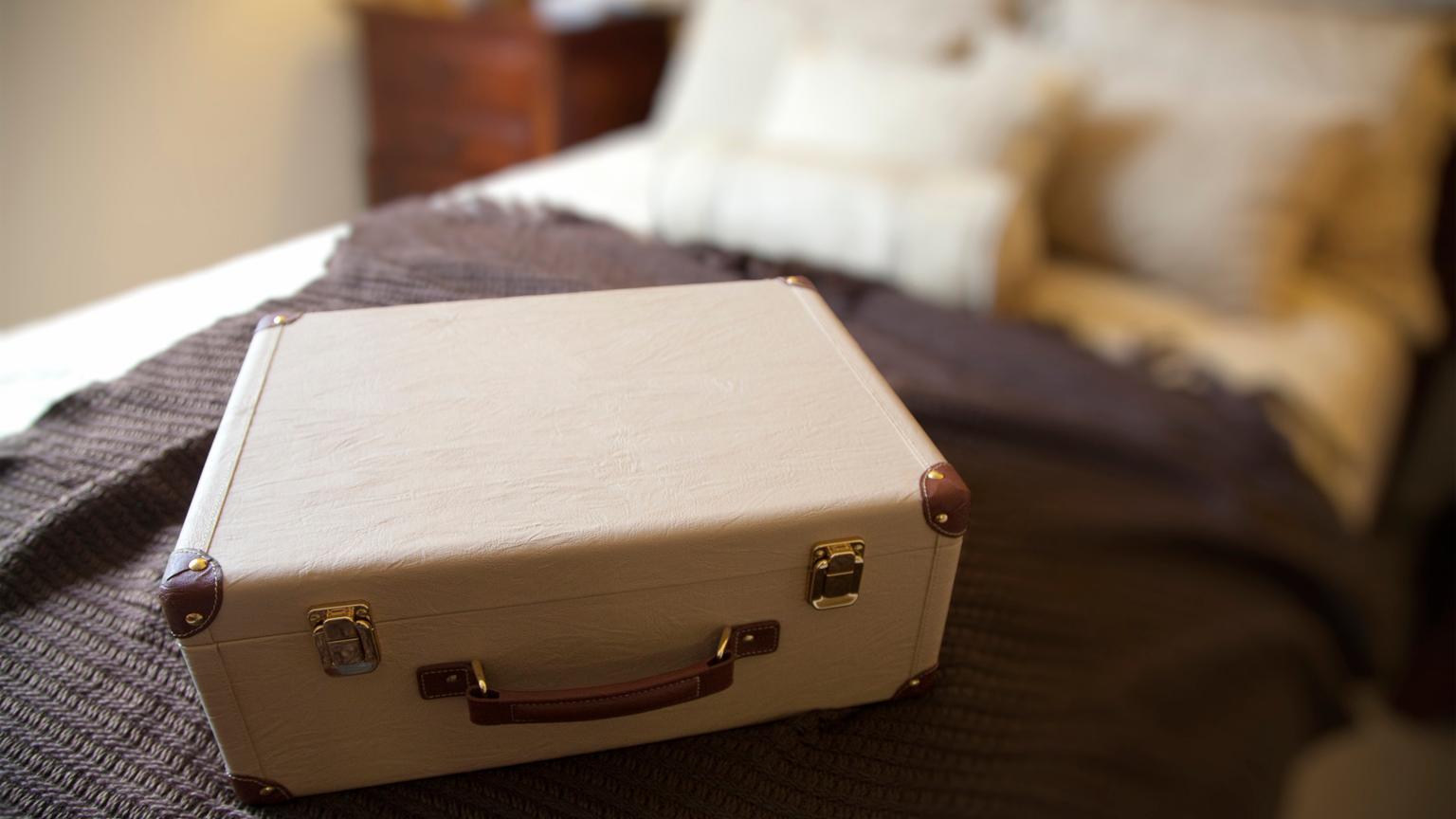 Céad Míle Fáilte… But Can You Stay in a Hotel Please?