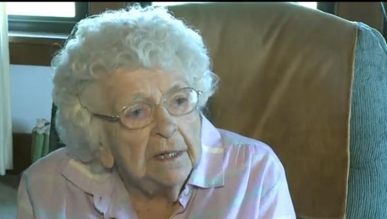 99-Year-Old Lady Makes A Dress From Scratch Every Day To Send To A Child In Need