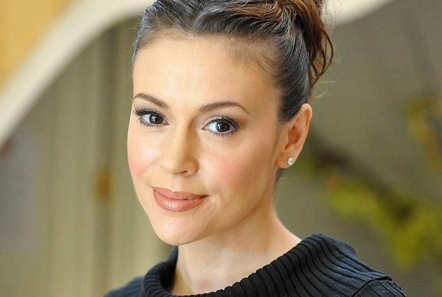 ‘It Was Heartbreaking’ – Actress Hits Out On Twitter After Heathrow Airport Confiscates Her Breast Milk