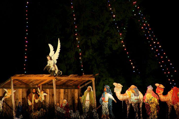 PICTURE: This Cheaply Assembled Nativity Scene Is A Stroke Of Genius