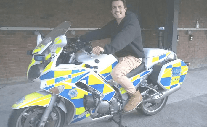 Nothing To See Here Just A Home And Away Star Hanging Out With Gardaí