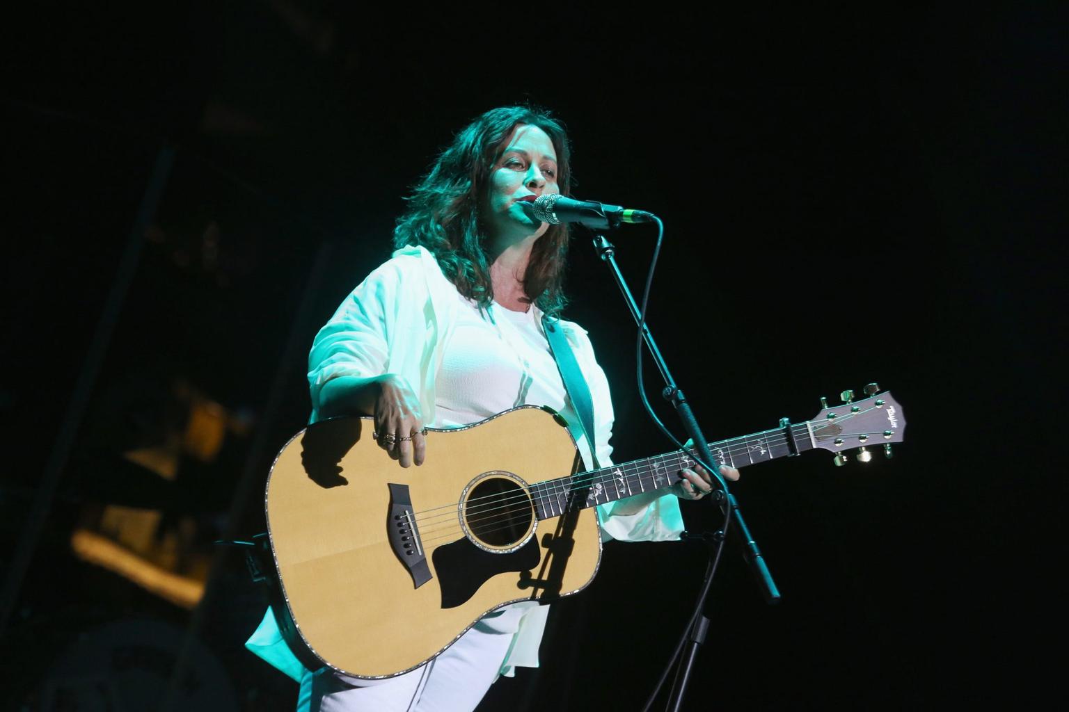 Alanis Morissette has just announced a massive Dublin show