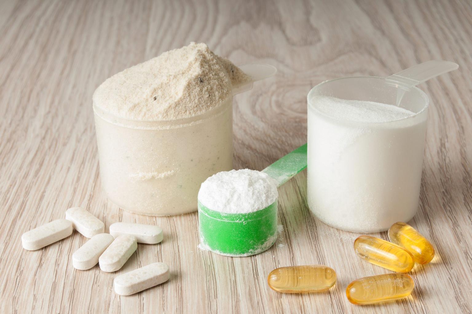 No, you really shouldn’t be “dry scooping” your pre-workout powder