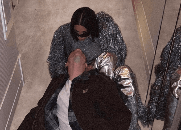 Kim Kardashian perpetuates another unattainable beauty standard as she photoshops carpet on floor