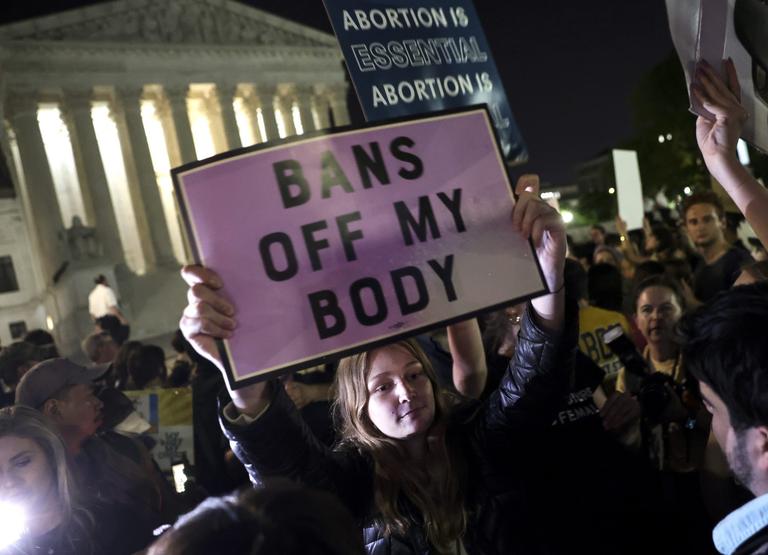 US Supreme Court votes to overturn abortion rights, leaked draft shows