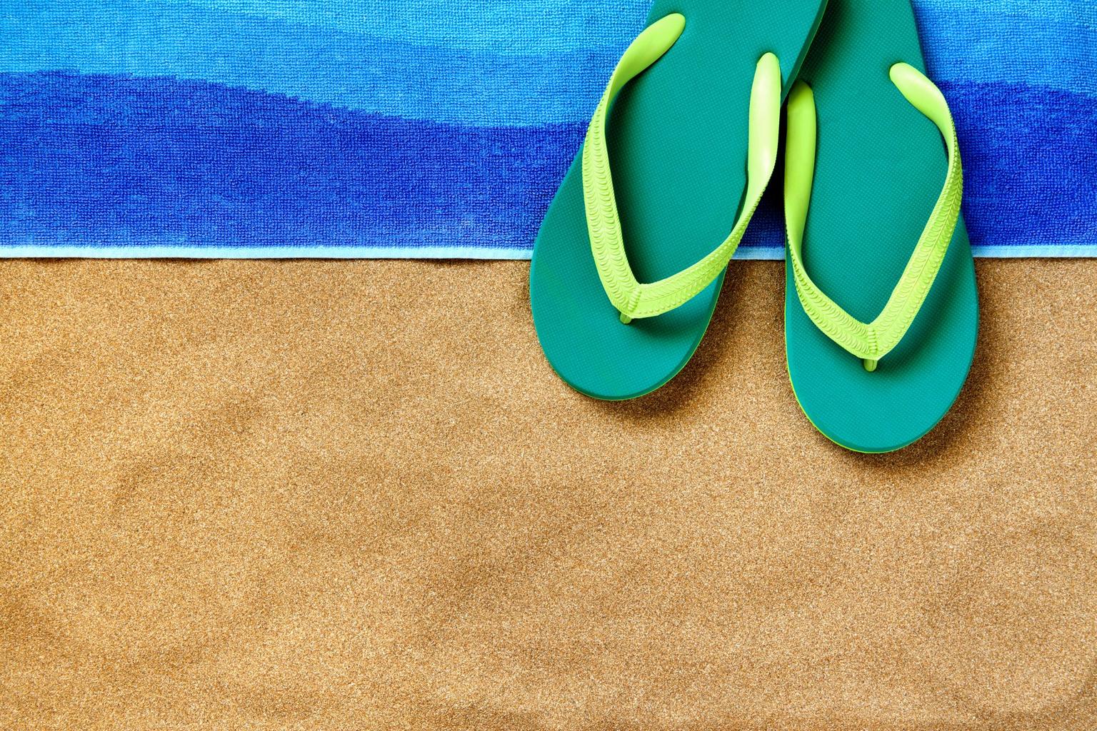 You can now get a sand-proof blanket just in time for summer beach trips