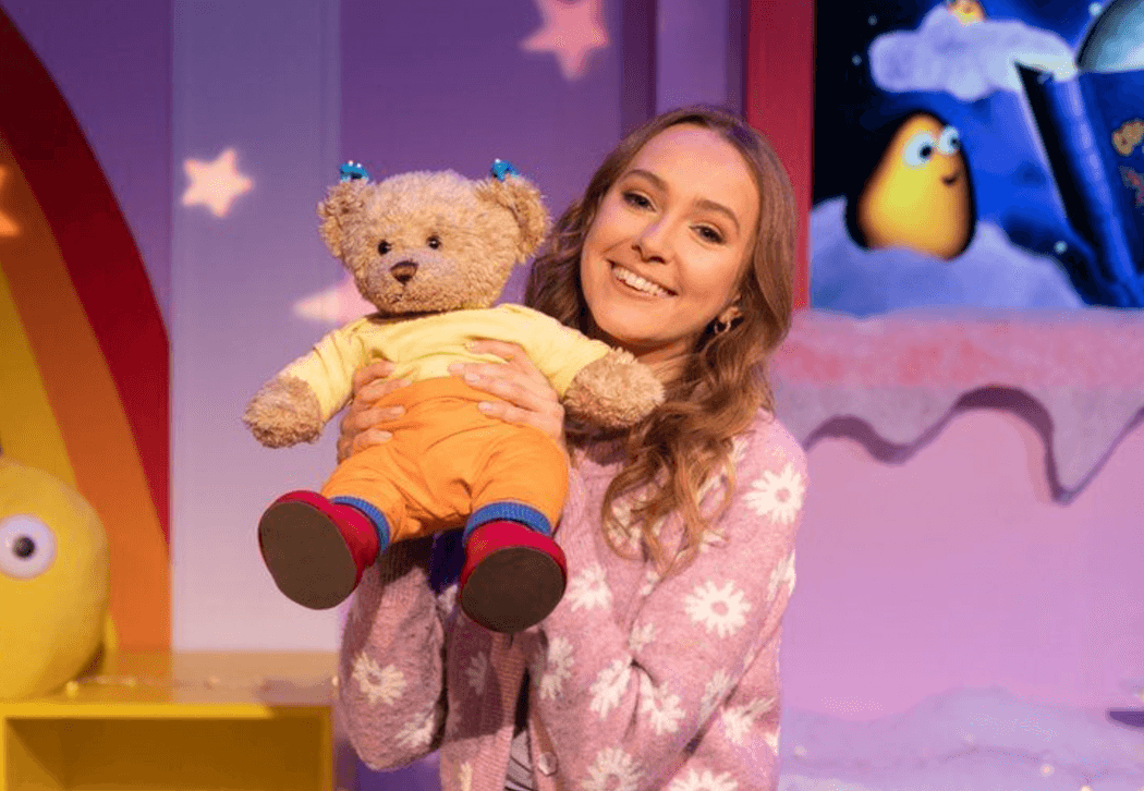 Rose Ayling-Ellis to sign a story on Cbeebies this weekend