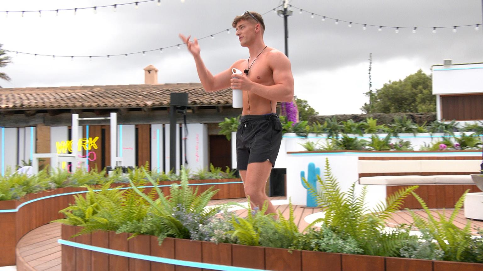Love Island’s Liam set to make huge announcement to the villa tonight