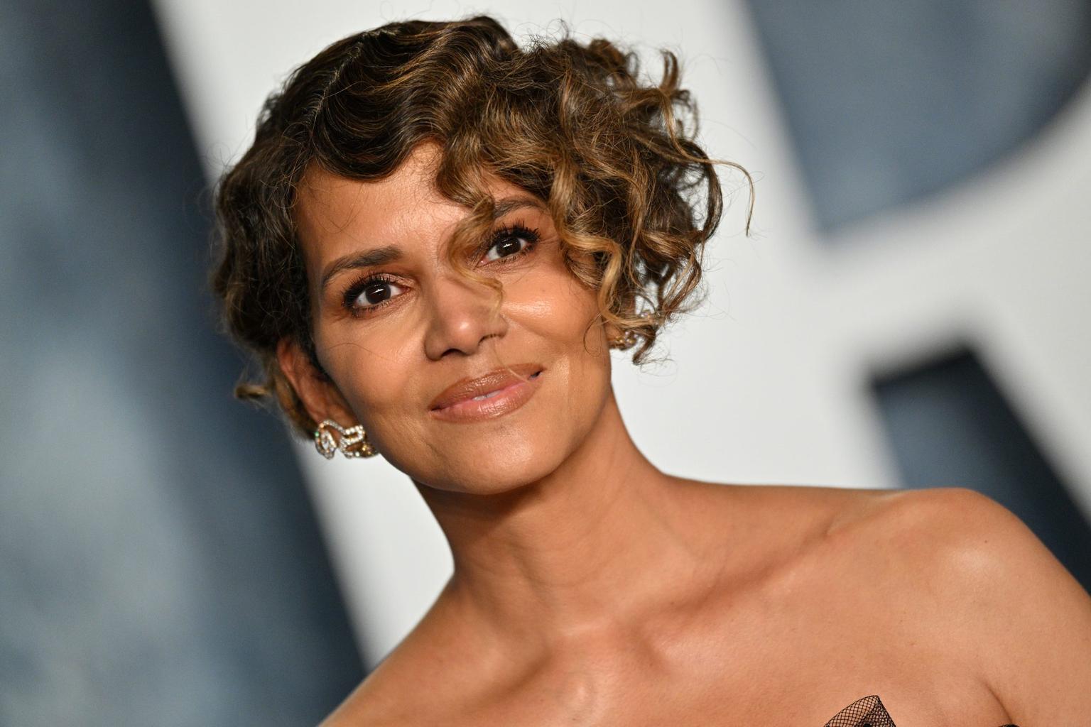 Halle Berry has the best reaction to trolls who criticised her for posting nude photo